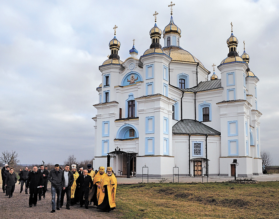 Храм у селі Піддубці вражає величиною та величчю. Фото автора